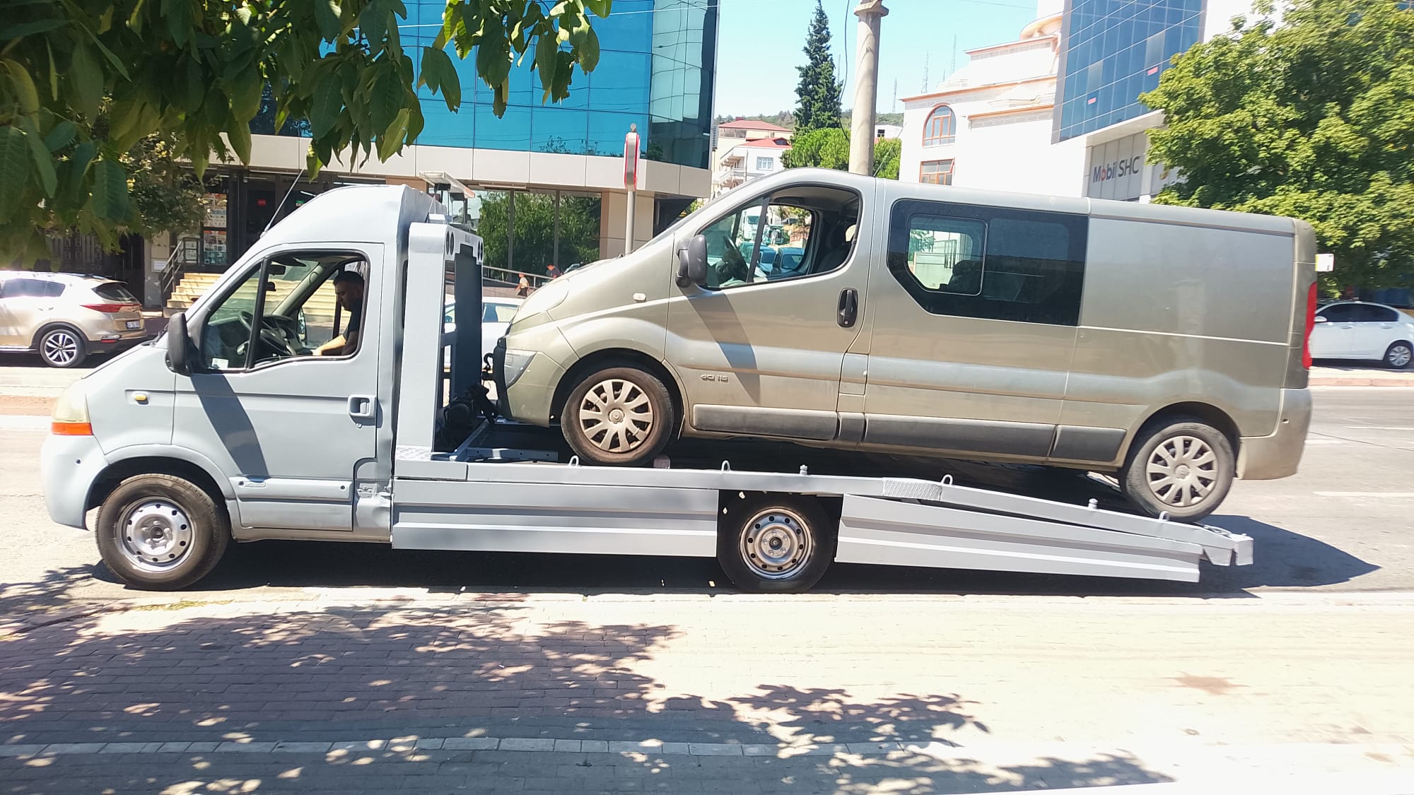 Emir Oto Kurtarma çekici aracıyla saha çalışması